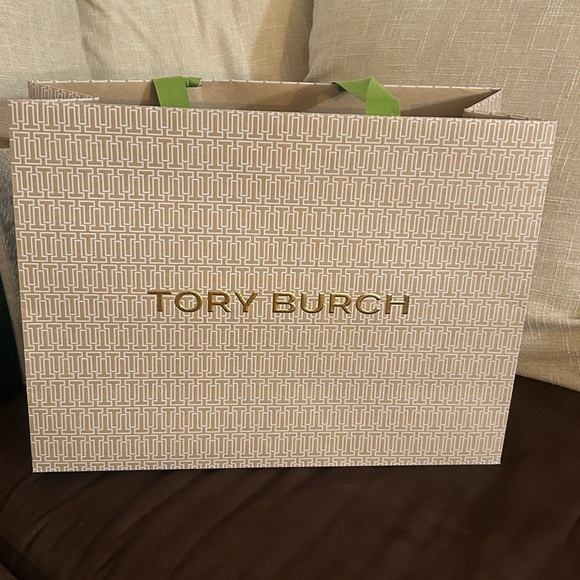 Tory Burch Beige Patterned Bag with Gold Logo - Picture 2 of 8
